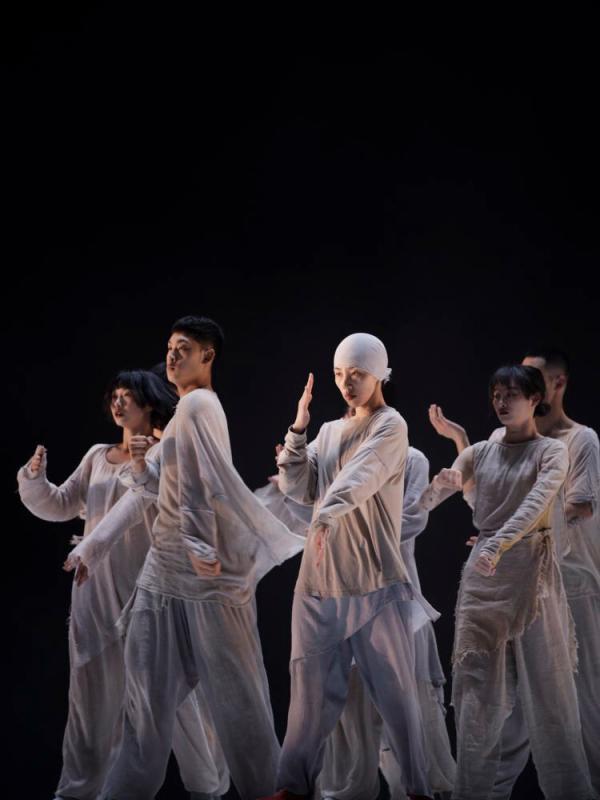 外國(guó)女明星名字大全，自然美景鼓舞之旅的明星閃耀之路