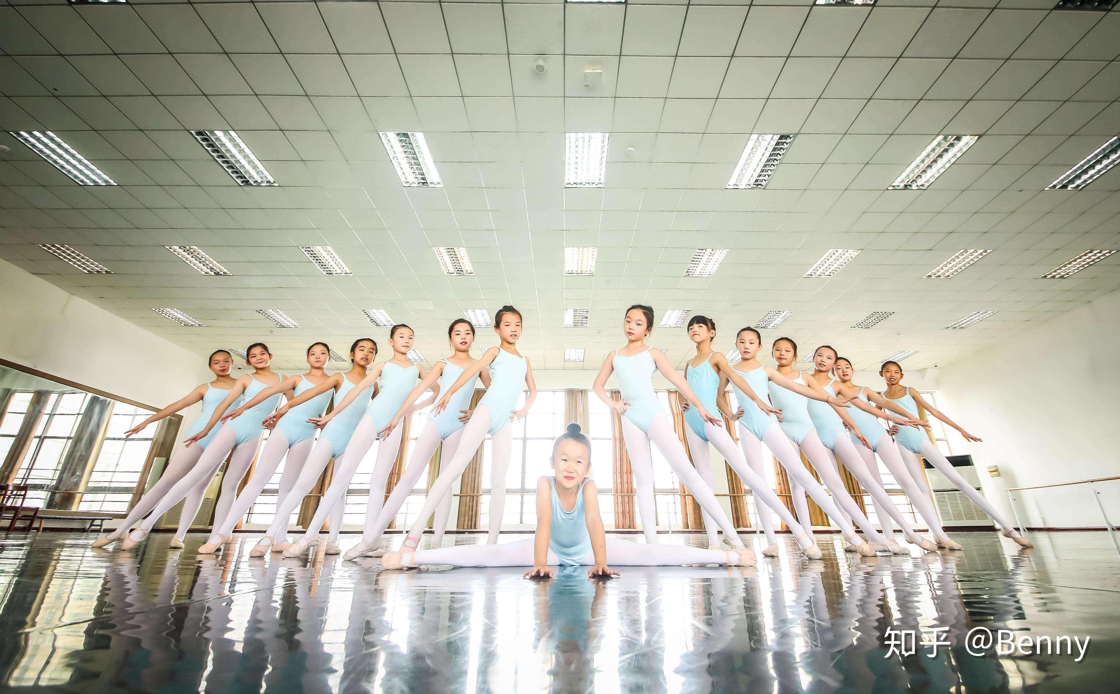 最新男生舞蹈，自信、成長與無限舞動(dòng)的力量