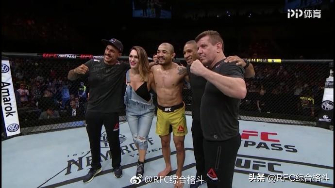 最新WWE格斗之夜，小巷熱血戰(zhàn)場與特色小店的探索之旅