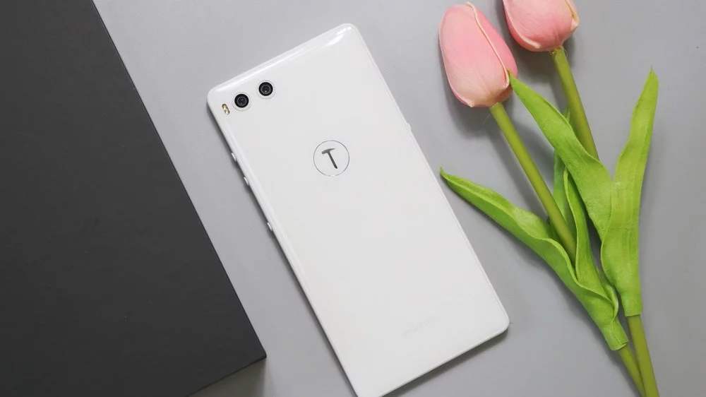 錘子最新旗艦，科技與情感的完美交融