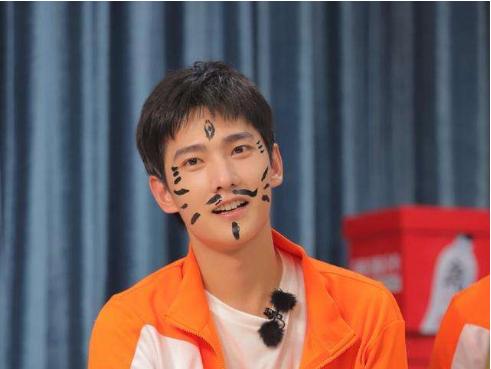 王鶴棣最新商務(wù)，展現(xiàn)變化的力量與自信成長的旅程