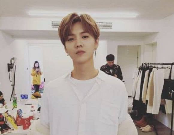 鹿晗2025最新照片，自然之旅的心靈觸摸