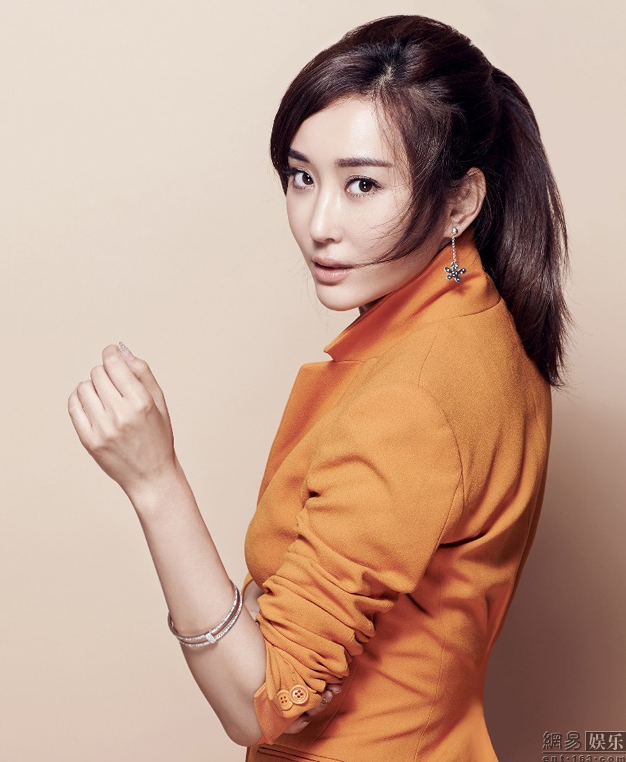 麥秀彩兒引領(lǐng)最新時(shí)尚潮流，成為新領(lǐng)軍者